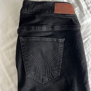 Hollister black skinny jeans.